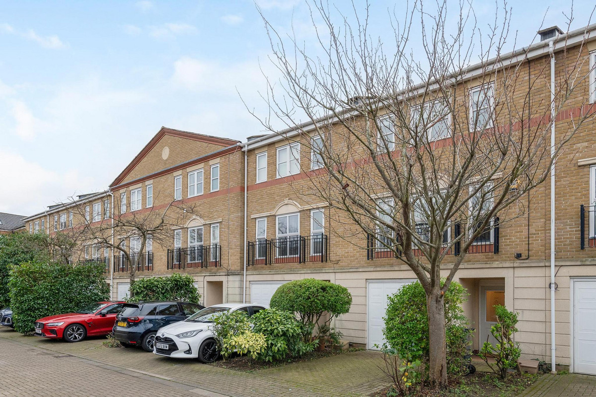 Pulteney Close, Isleworth, TW7