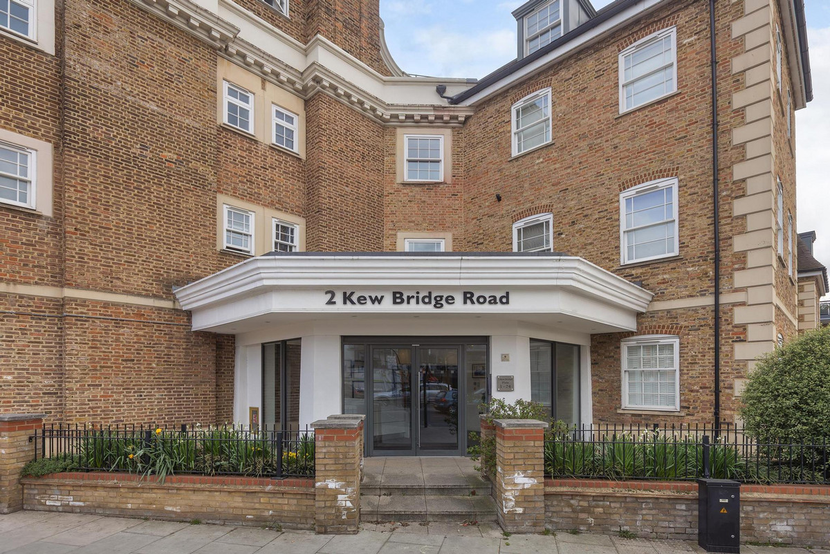 Kew Bridge Road, Brentford, TW8