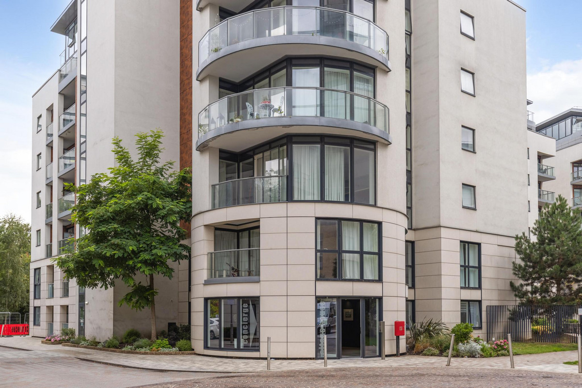 Pump House Crescent, Brentford, TW8