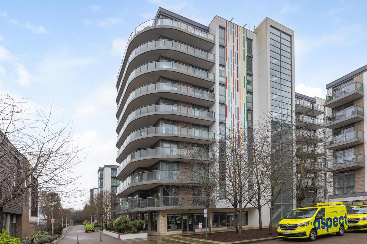 Ealing Road, Brentford, TW8