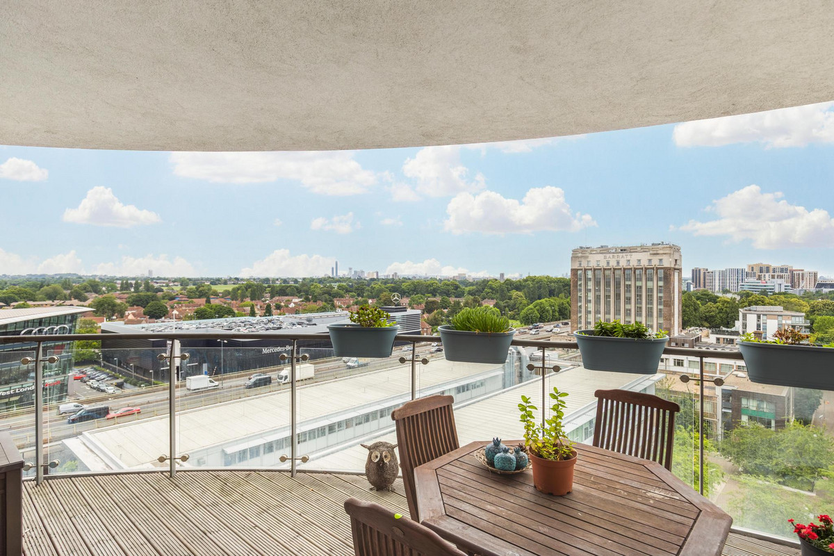 Ealing Road, Brentford, TW8