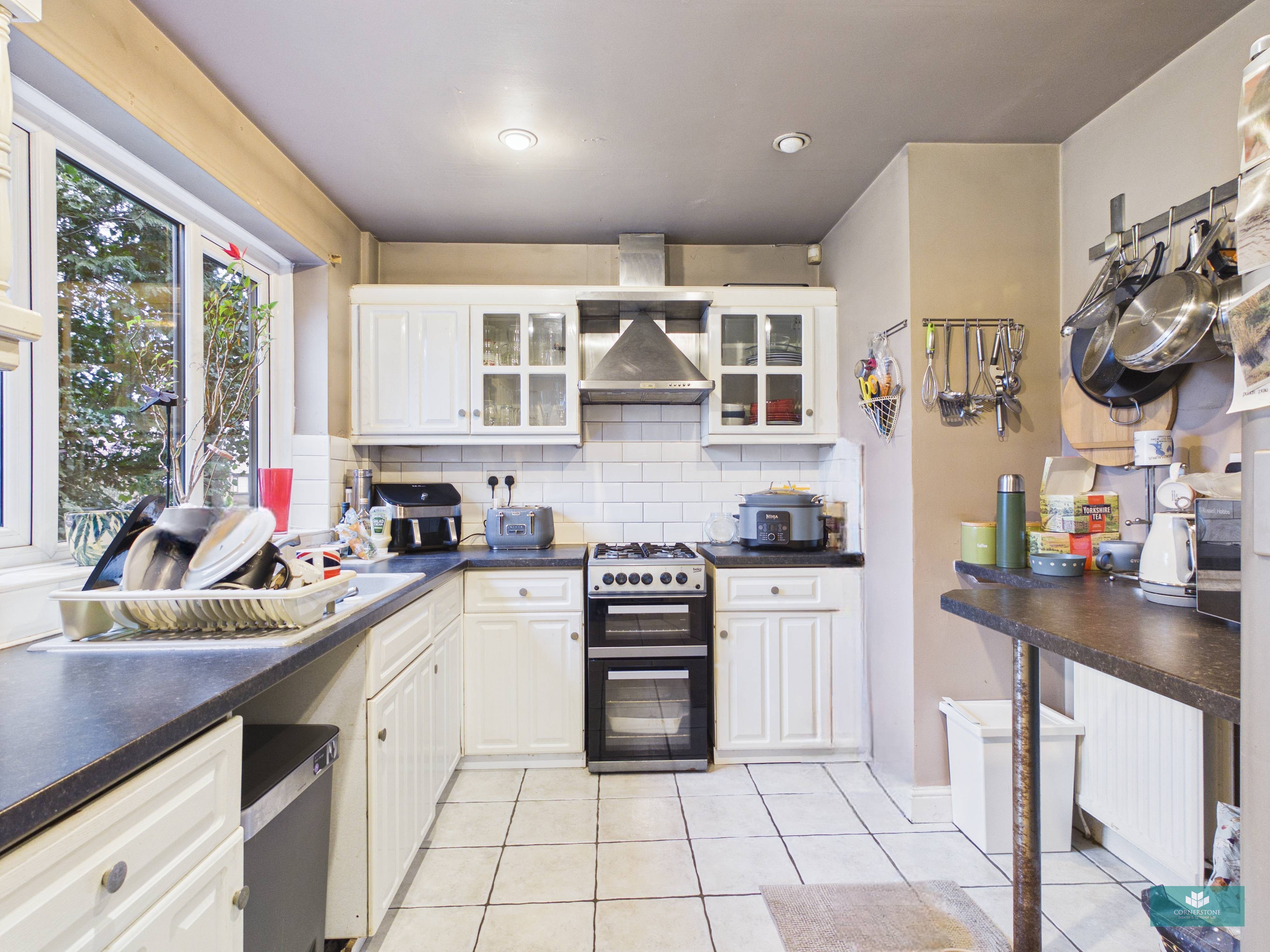 Buckstones Road, Shaw