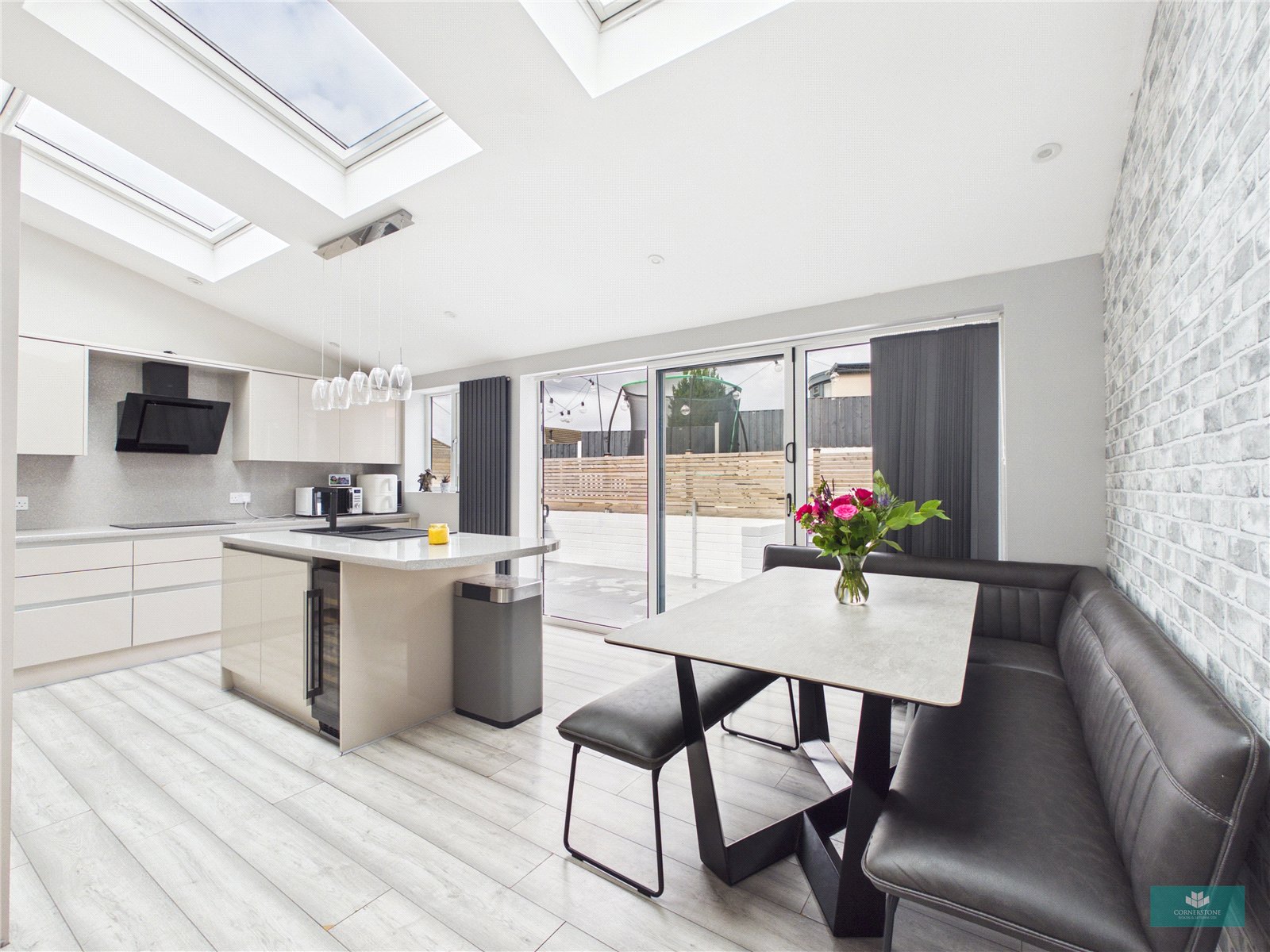 Edward Road, Shaw