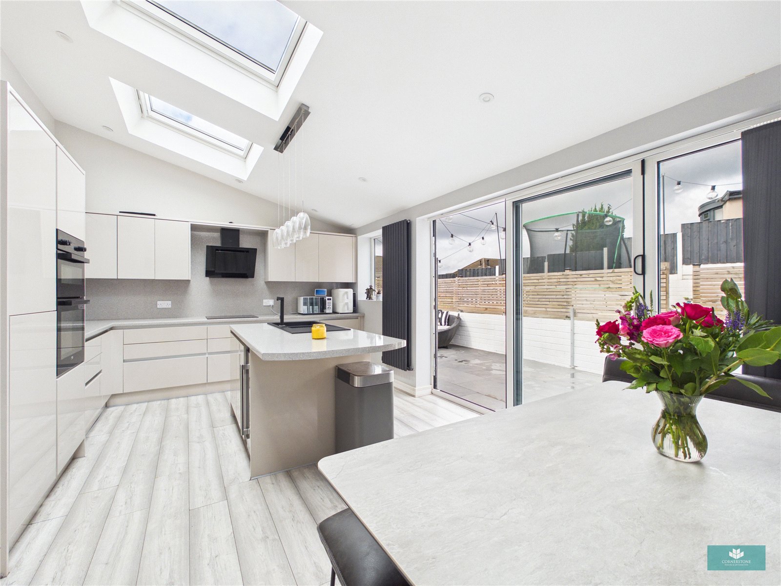 Edward Road, Shaw