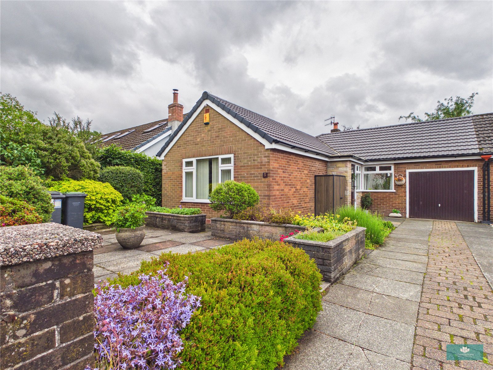 Cliff Hill Road, Shaw