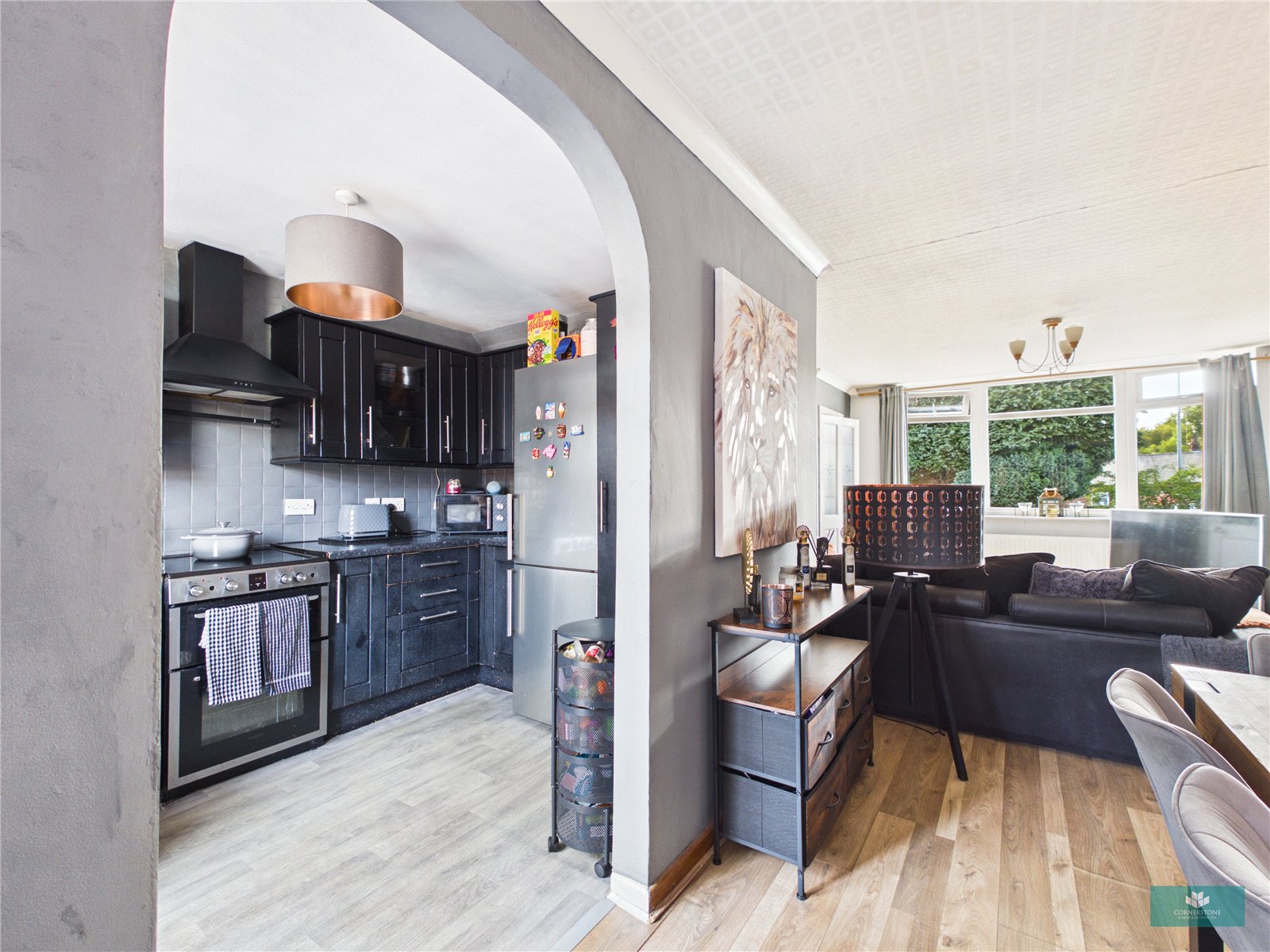 Holly Grove, Lees