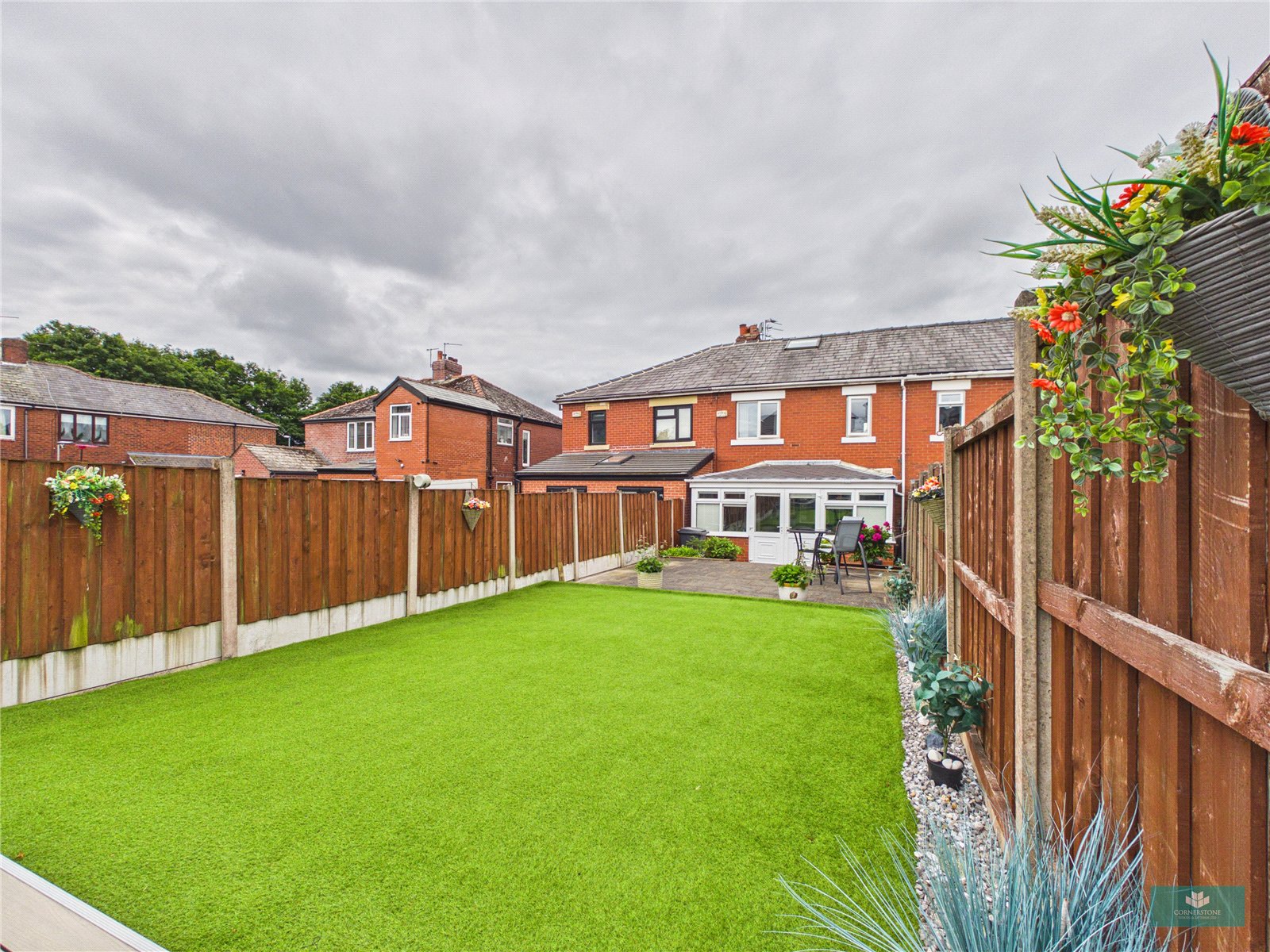 Edward Road, Shaw
