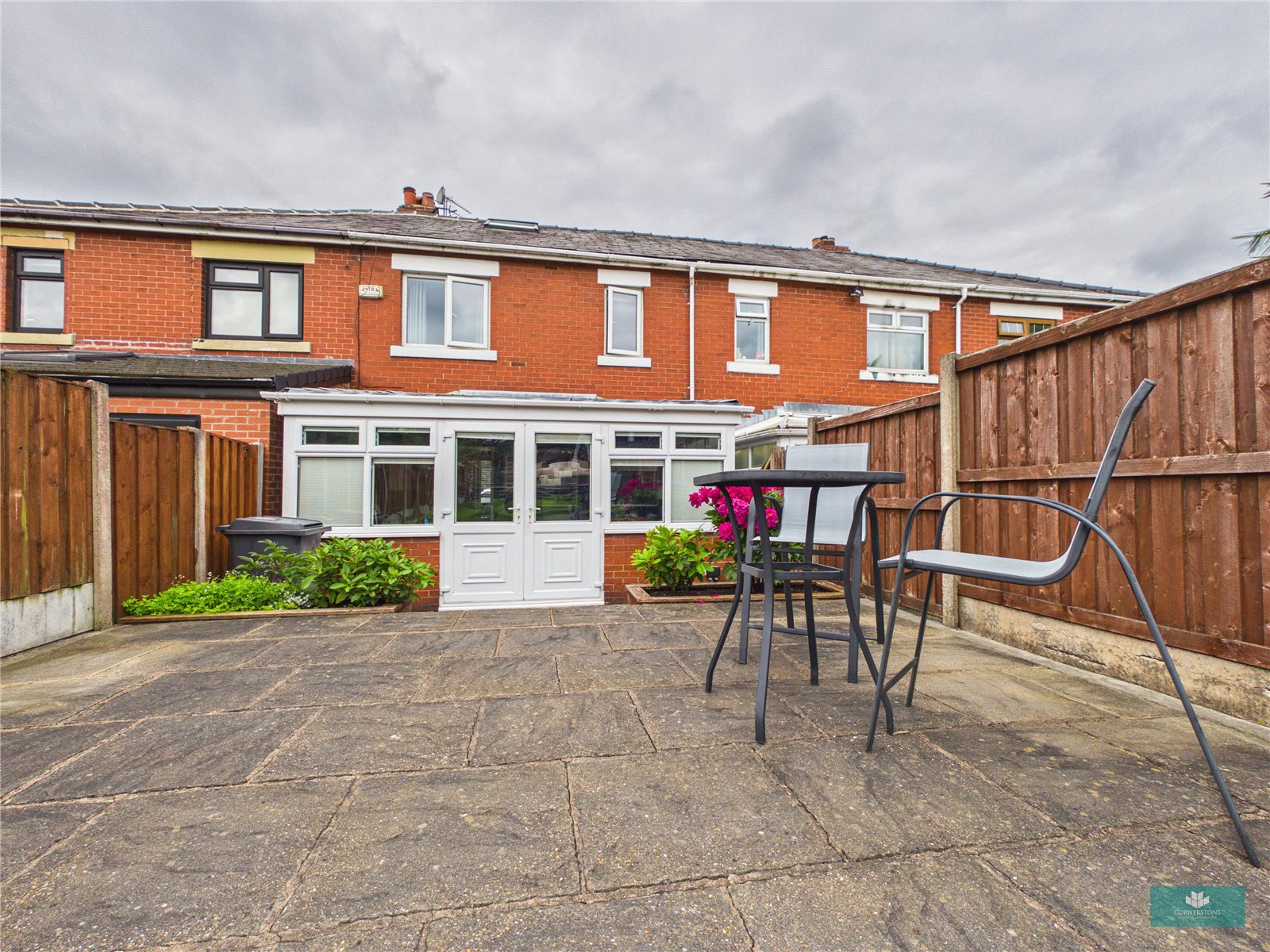 Edward Road, Shaw