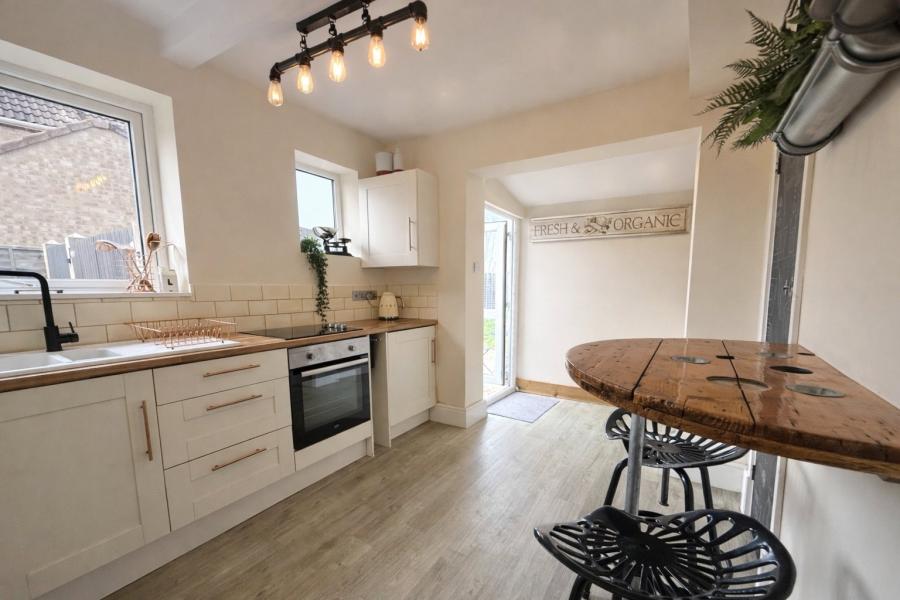 Image for Laurel Avenue, Brent Knoll