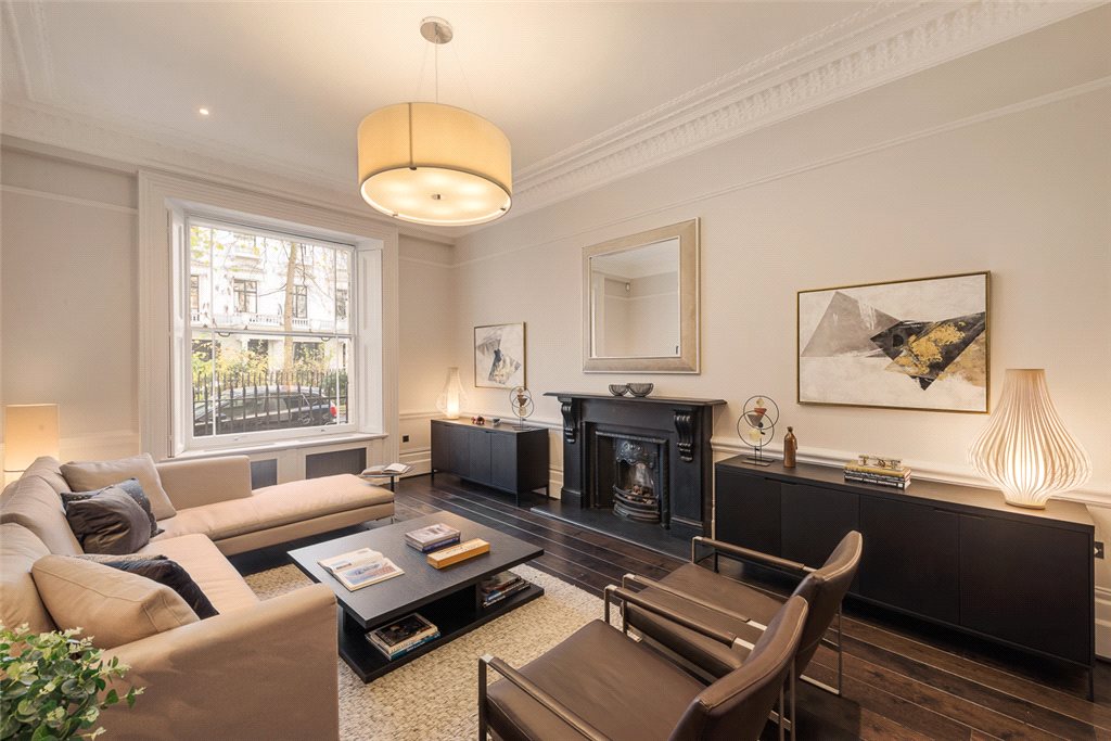 Queen's Gardens, Bayswater