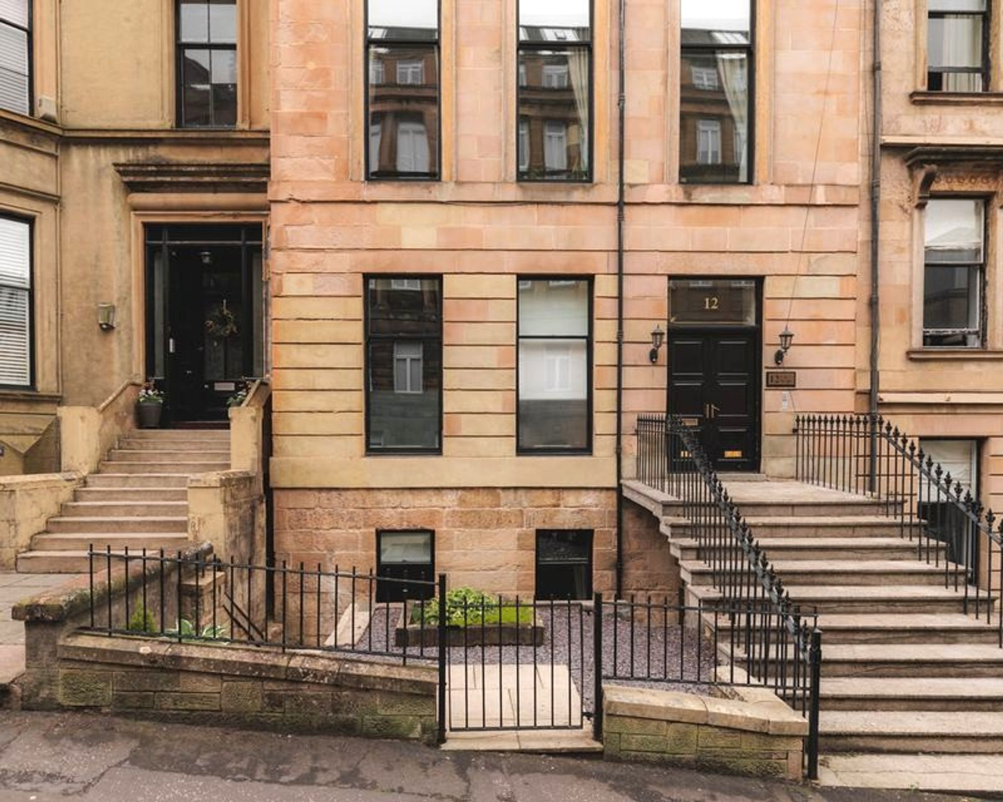 12 Cecil Street, Hillhead, G12 — photo 1
