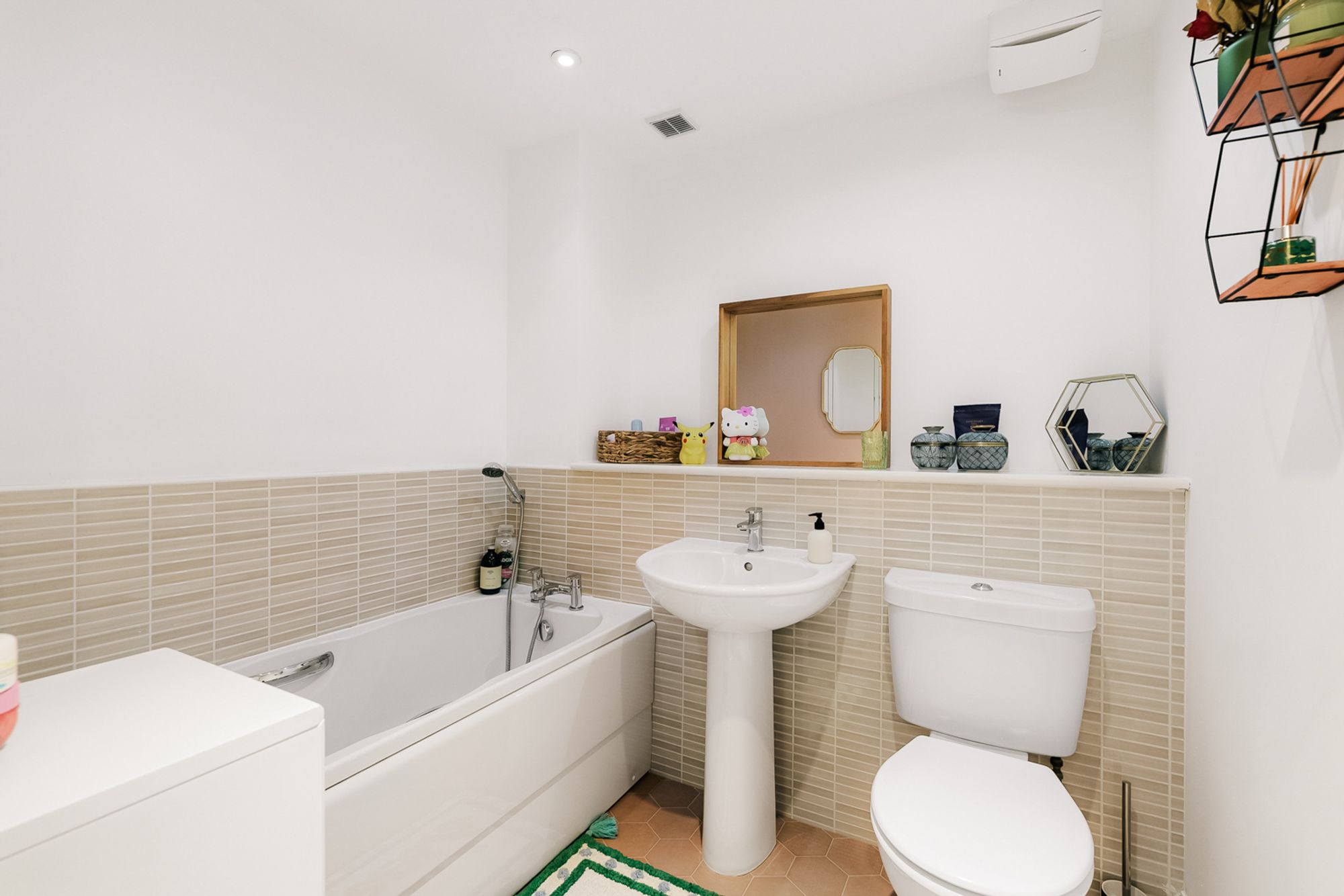 22 Larchfield Avenue, Scotstoun, G14 — photo 13