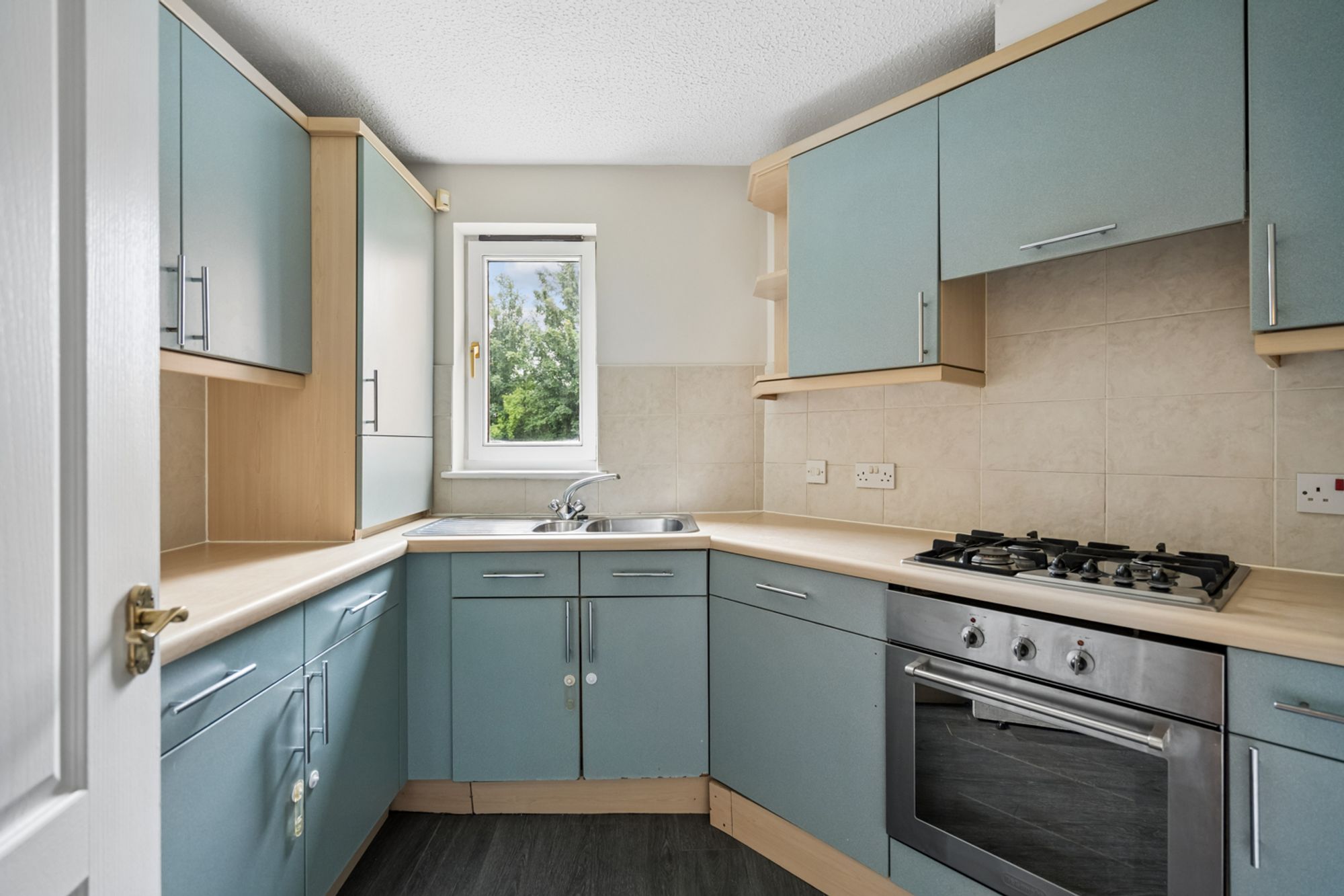 4 Queen Victoria Court, Scotstoun, G14 — photo 4