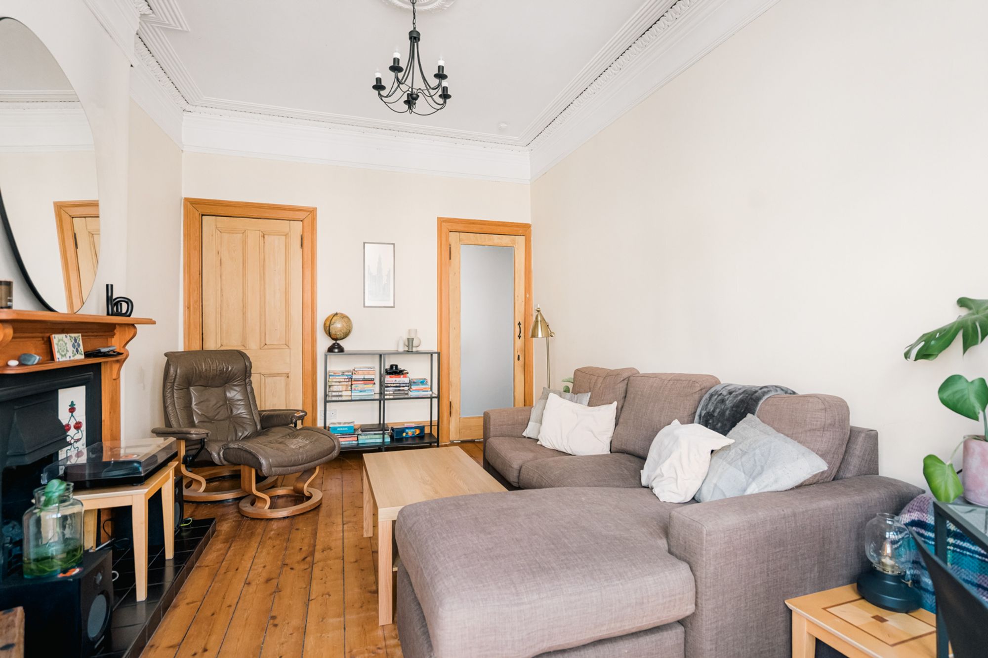 11 Lawrie Street, Partick, G11 — photo 5