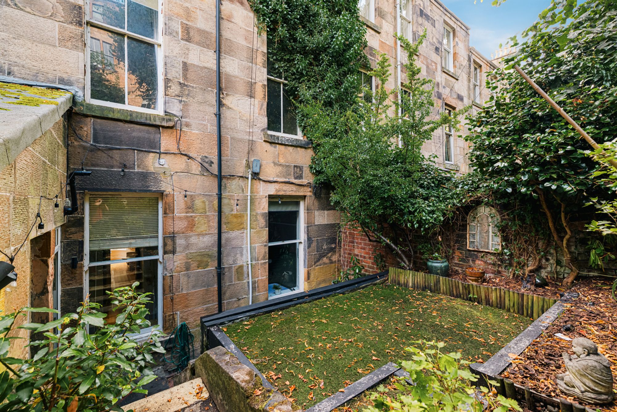 Doune Gardens, Glasgow, G20 — photo 21
