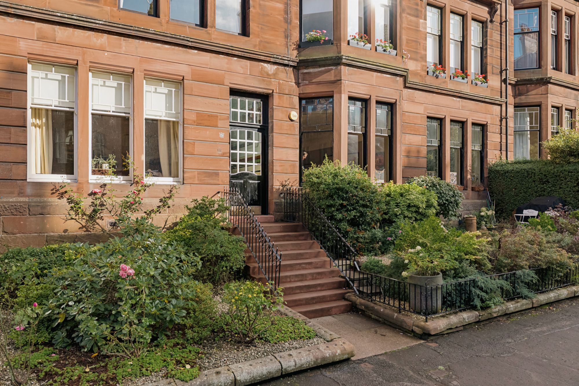 19 Falkland Street, Hyndland, G12 — photo 33