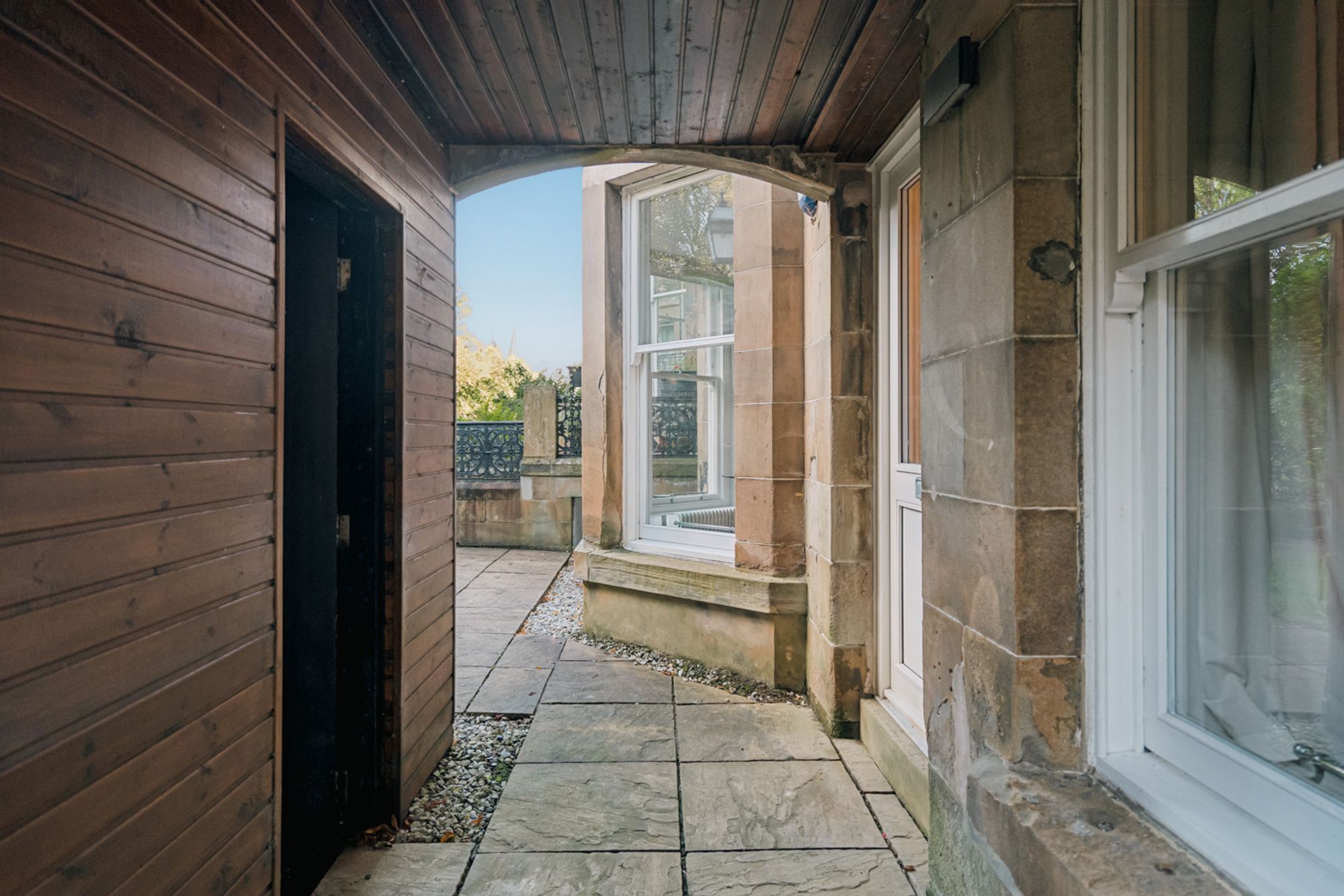 MAIN DOOR Garden Flat 34 Huntly Gardens — photo 24