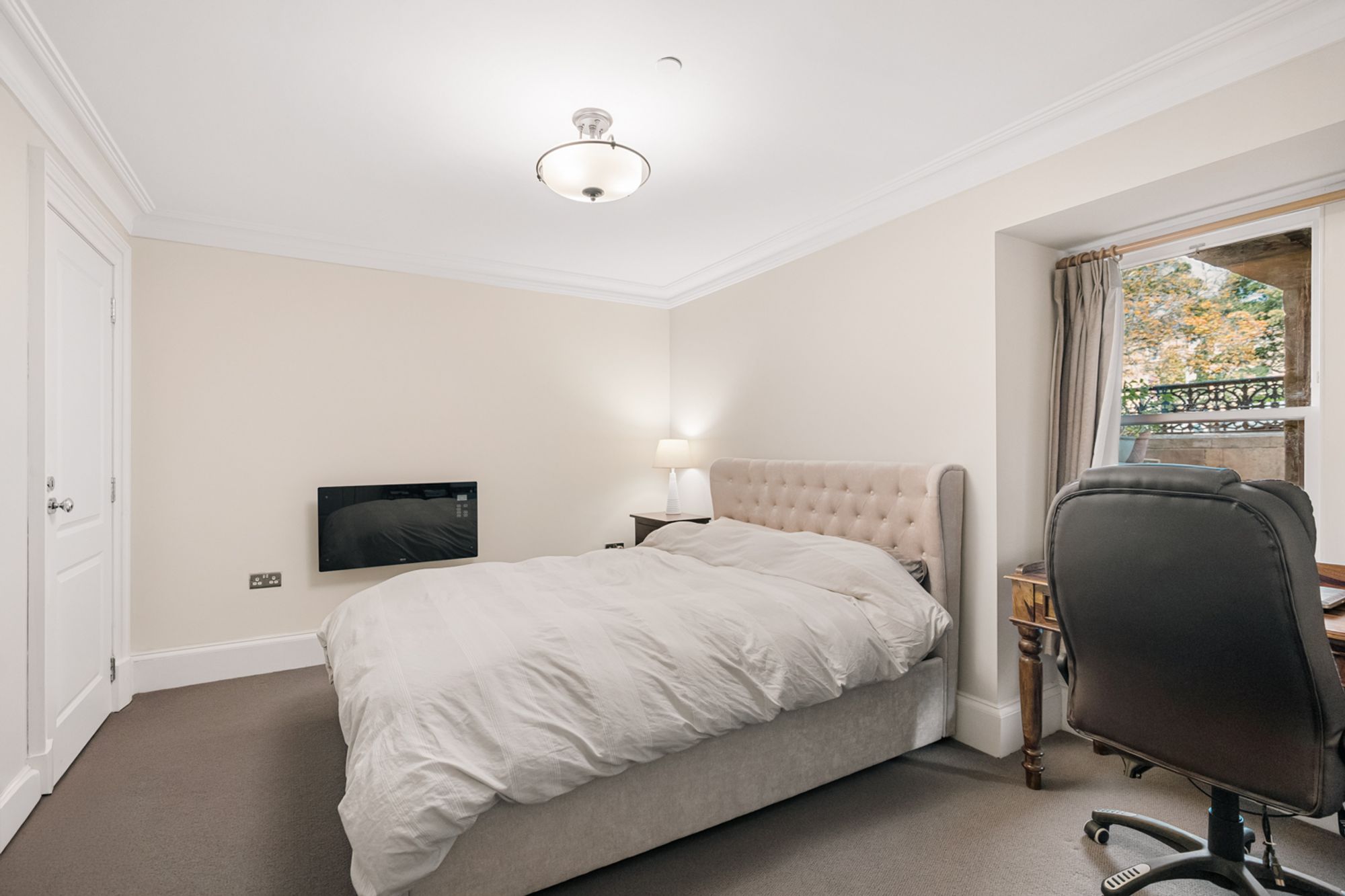 MAIN DOOR Garden Flat 34 Huntly Gardens — photo 17