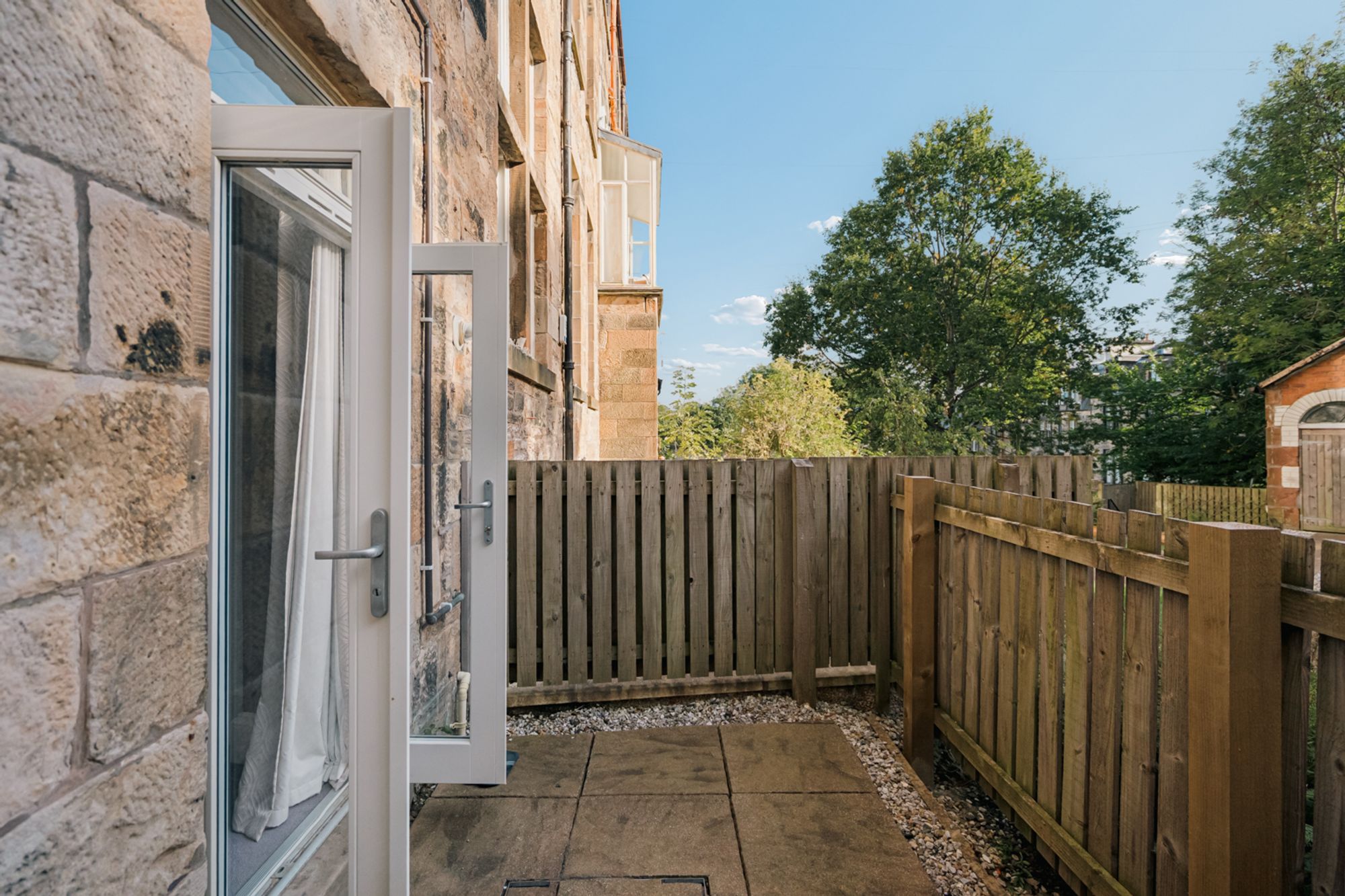 MAIN DOOR Garden Flat 34 Huntly Gardens — photo 14