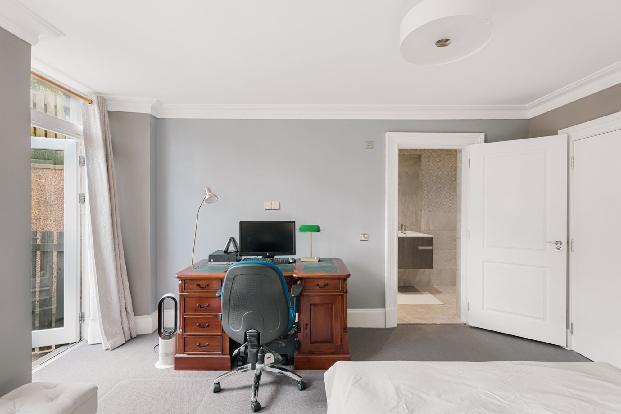 MAIN DOOR Garden Flat 34 Huntly Gardens — photo 13