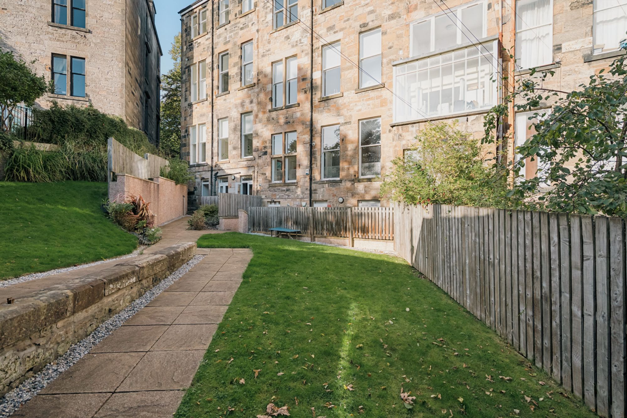 MAIN DOOR Garden Flat 34 Huntly Gardens — photo 27