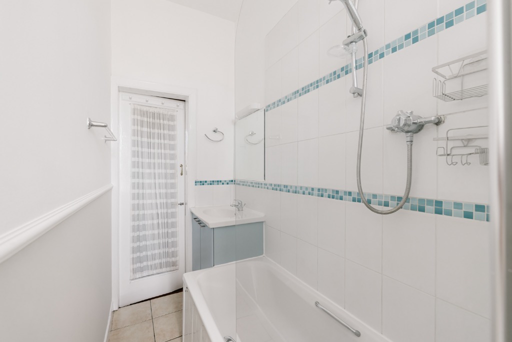 Fairlie Park Drive, Thornwood, Glasgow, G11 — photo 15