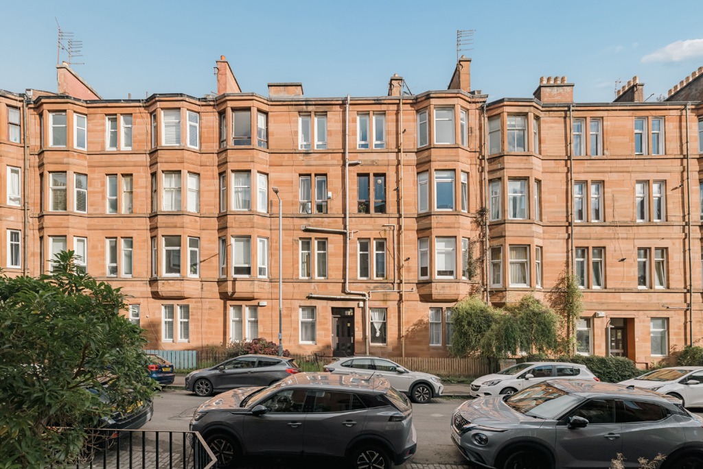 Fairlie Park Drive, Thornwood, Glasgow, G11 — photo 2