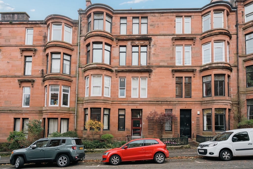 Caird Drive, Partick, Glasgow, G11 — photo 1