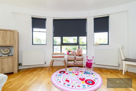 1 bedroom Flat for sale in Whyteleafe Hill, Whyteleafe