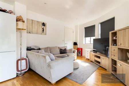 1 bedroom Flat for sale in Whyteleafe Hill, Whyteleafe
