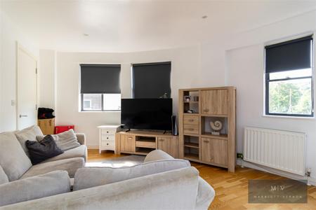 1 bedroom Flat for sale in Whyteleafe Hill, Whyteleafe