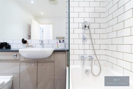 1 bedroom Flat for sale in Whyteleafe Hill, Whyteleafe