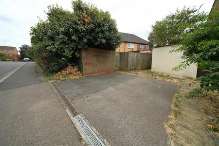 2 bedroom Flat for sale in Kelvin Gardens, Croydon