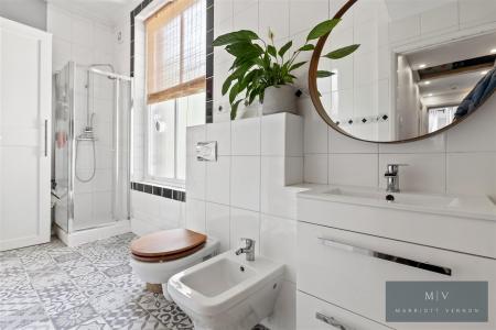 1 bedroom Flat for sale in Moreton Road, South Croydon