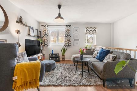 1 bedroom Flat for sale in Rosamund Close, South Croydon