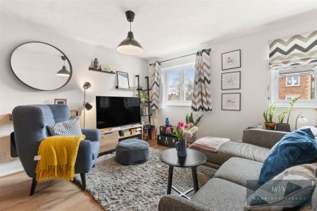 1 bedroom Flat for sale in Rosamund Close, South Croydon