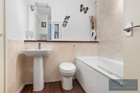 1 bedroom Flat for sale in Green Acres, Croydon