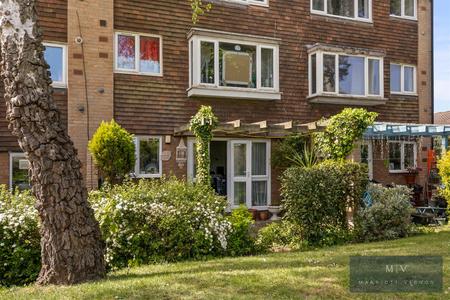 1 bedroom Flat for sale in Green Acres, Croydon