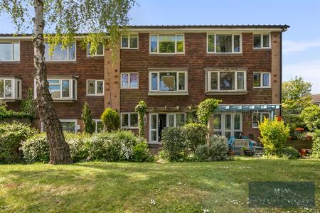 1 bedroom Flat for sale in Green Acres, Croydon