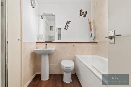 1 bedroom Flat for sale in Green Acres, Croydon