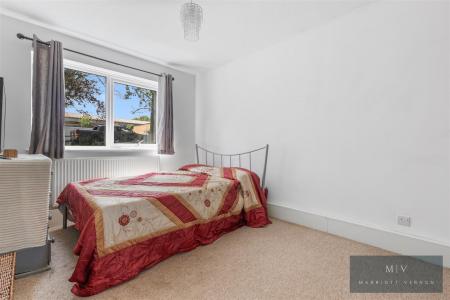 2 bedroom Flat for sale in South Park Hill Road, South Croydon