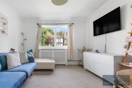 2 bedroom Flat for sale in South Park Hill Road, South Croydon