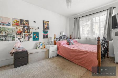 2 bedroom Flat for sale in South Park Hill Road, South Croydon