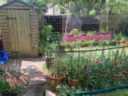 2 bedroom Flat for sale in Bournefield Road, Whyteleafe