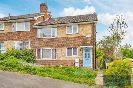 2 bedroom Flat for sale in Bournefield Road, Whyteleafe