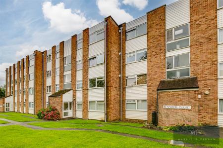 2 bedroom Flat for sale in Croydon Road, London