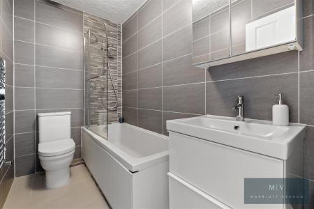 2 bedroom Flat for sale in Franklin Way, Croydon