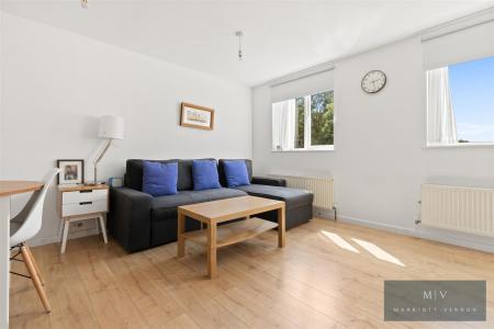 2 bedroom Flat for sale in Franklin Way, Croydon