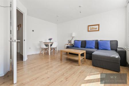 2 bedroom Flat for sale in Franklin Way, Croydon
