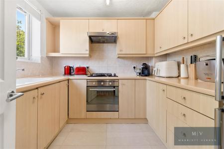 2 bedroom Flat for sale in Franklin Way, Croydon